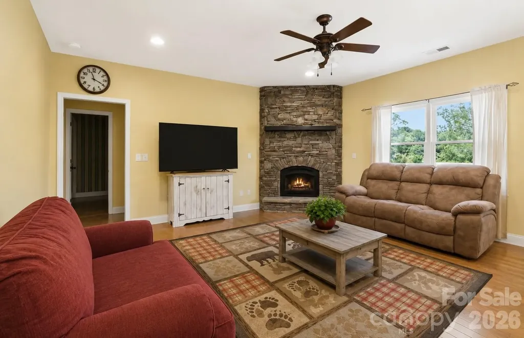 409 Tall Timbers Lane Waynesville NC 28785