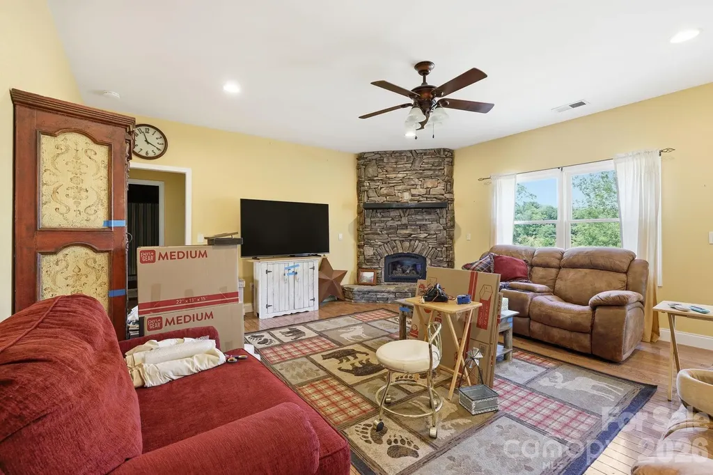 409 Tall Timbers Lane Waynesville NC 28785