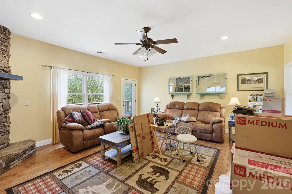 409 Tall Timbers Lane Waynesville NC 28785