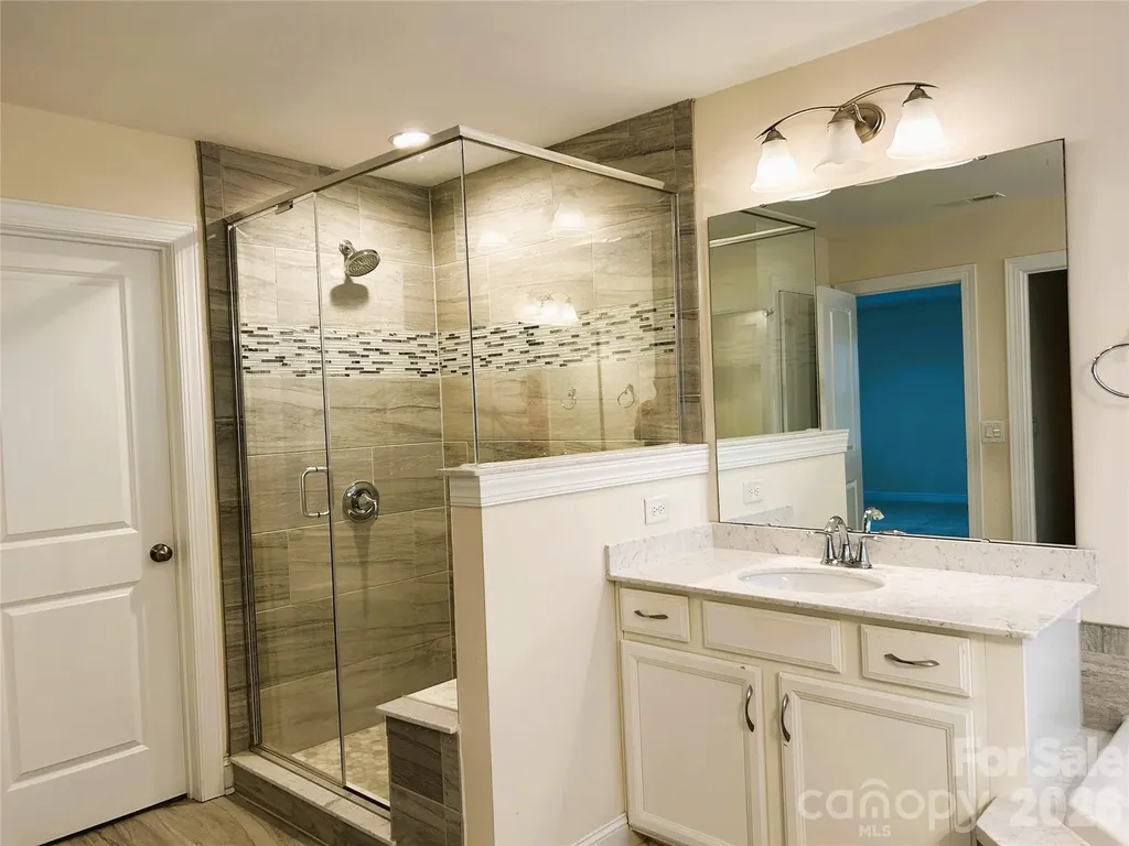 9015 Manor Oak Court Charlotte NC 28277