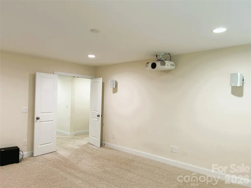 9015 Manor Oak Court Charlotte NC 28277