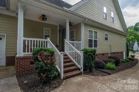 1060 Garibaldi Ridge Court Belmont NC 28012
