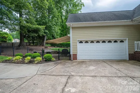 1060 Garibaldi Ridge Court Belmont NC 28012