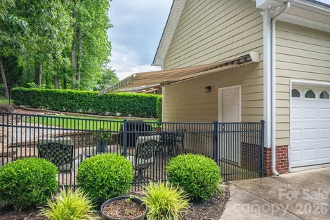 1060 Garibaldi Ridge Court Belmont NC 28012
