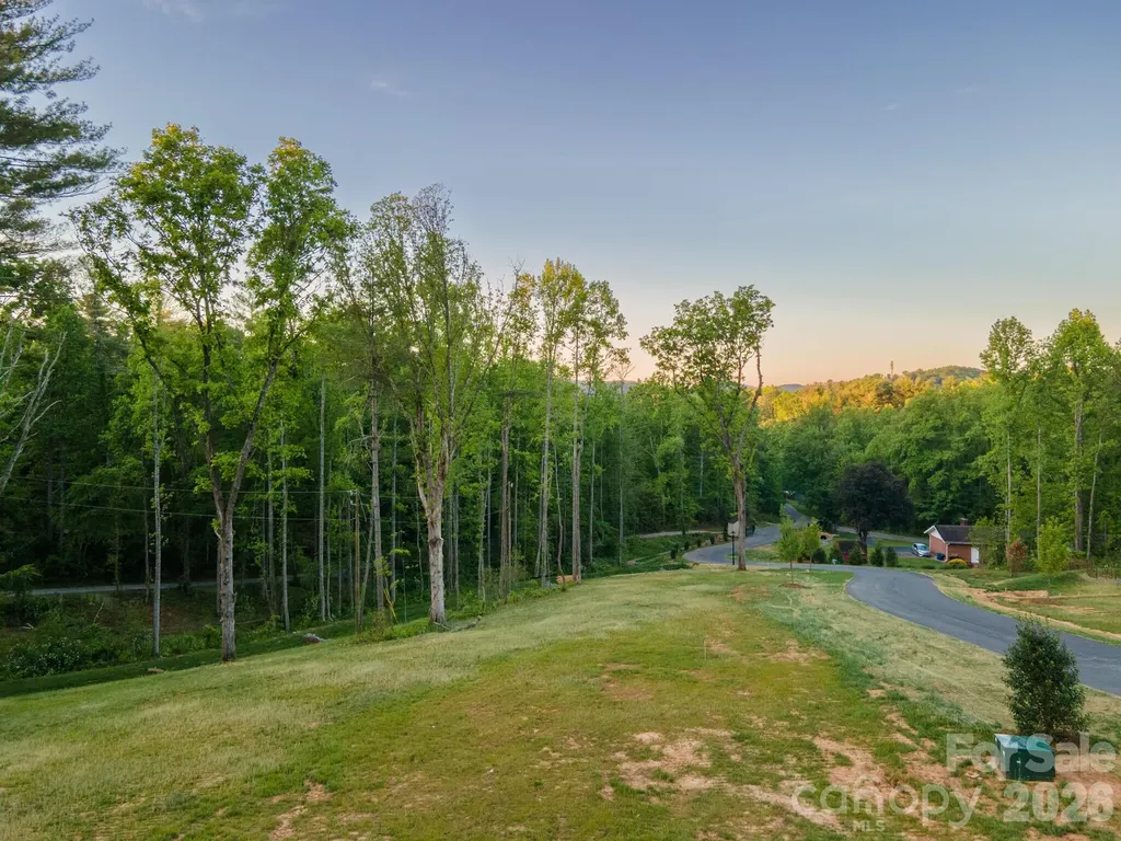 425 Irvine Drive Fairview NC 28730