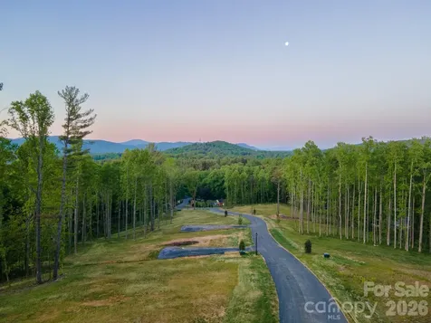 425 Irvine Drive Fairview NC 28730