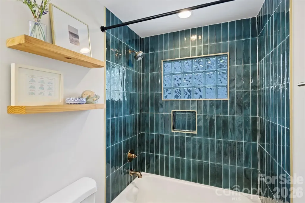 1914 Windham Place Charlotte NC 28205