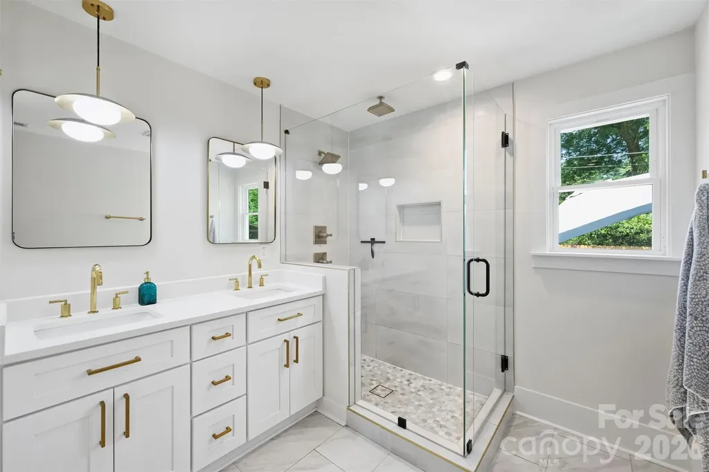 1914 Windham Place Charlotte NC 28205
