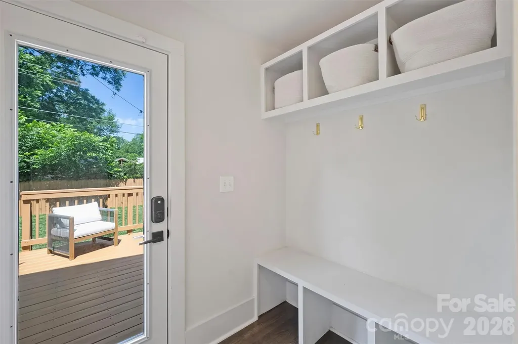 1914 Windham Place Charlotte NC 28205