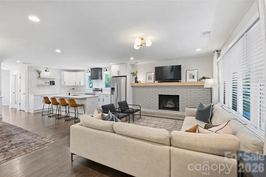 1914 Windham Place Charlotte NC 28205