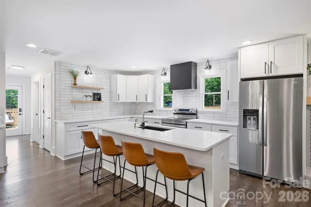 1914 Windham Place Charlotte NC 28205