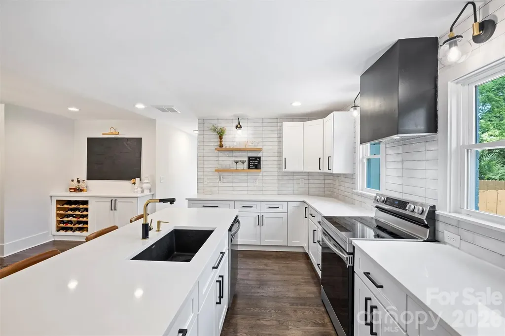1914 Windham Place Charlotte NC 28205