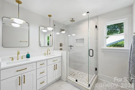 1914 Windham Place Charlotte NC 28205