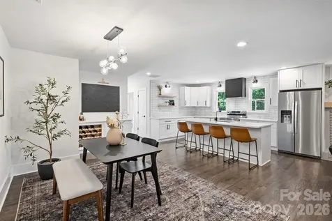 1914 Windham Place Charlotte NC 28205