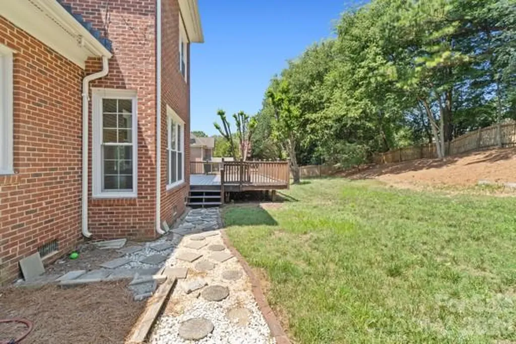 2328 Howerton Court Charlotte NC 28270
