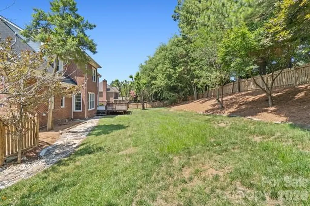 2328 Howerton Court Charlotte NC 28270