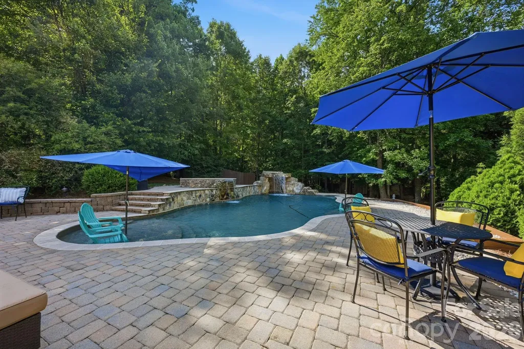 2530 Shady Reach Lane Charlotte NC 28214