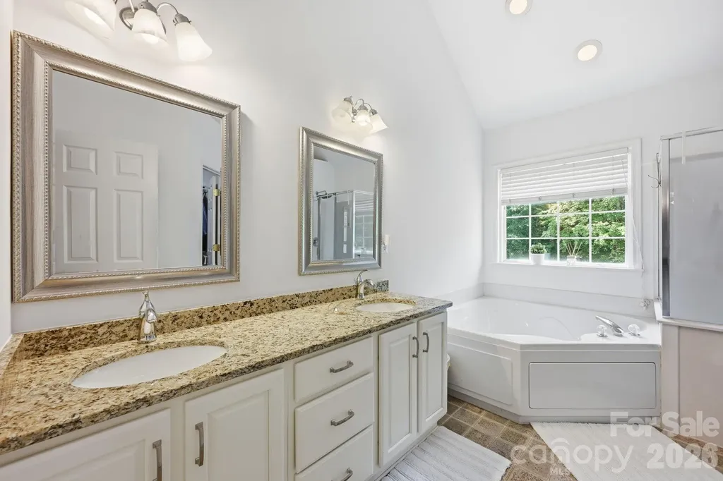 2530 Shady Reach Lane Charlotte NC 28214