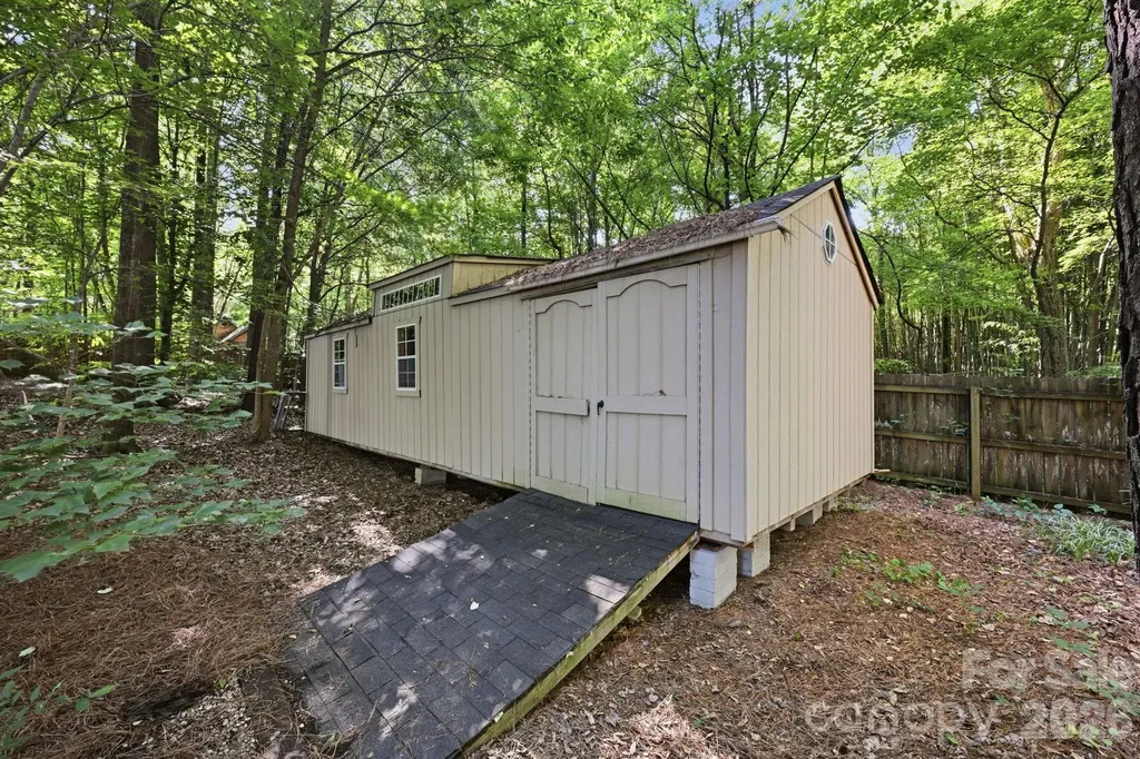 2530 Shady Reach Lane Charlotte NC 28214