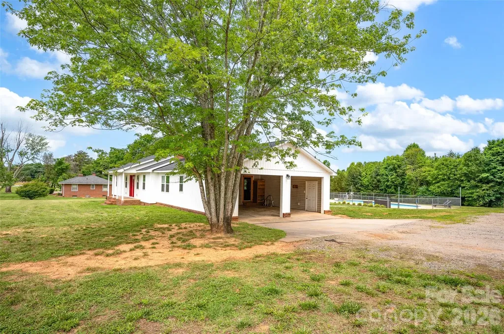 581 Barry Oak Road Statesville NC 28625