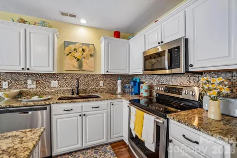 37 Stonehollow Road Fletcher NC 28732