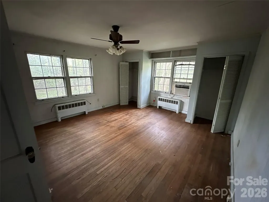 5 Lone Pine Road Asheville NC 28803