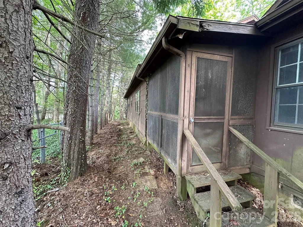 5 Lone Pine Road Asheville NC 28803