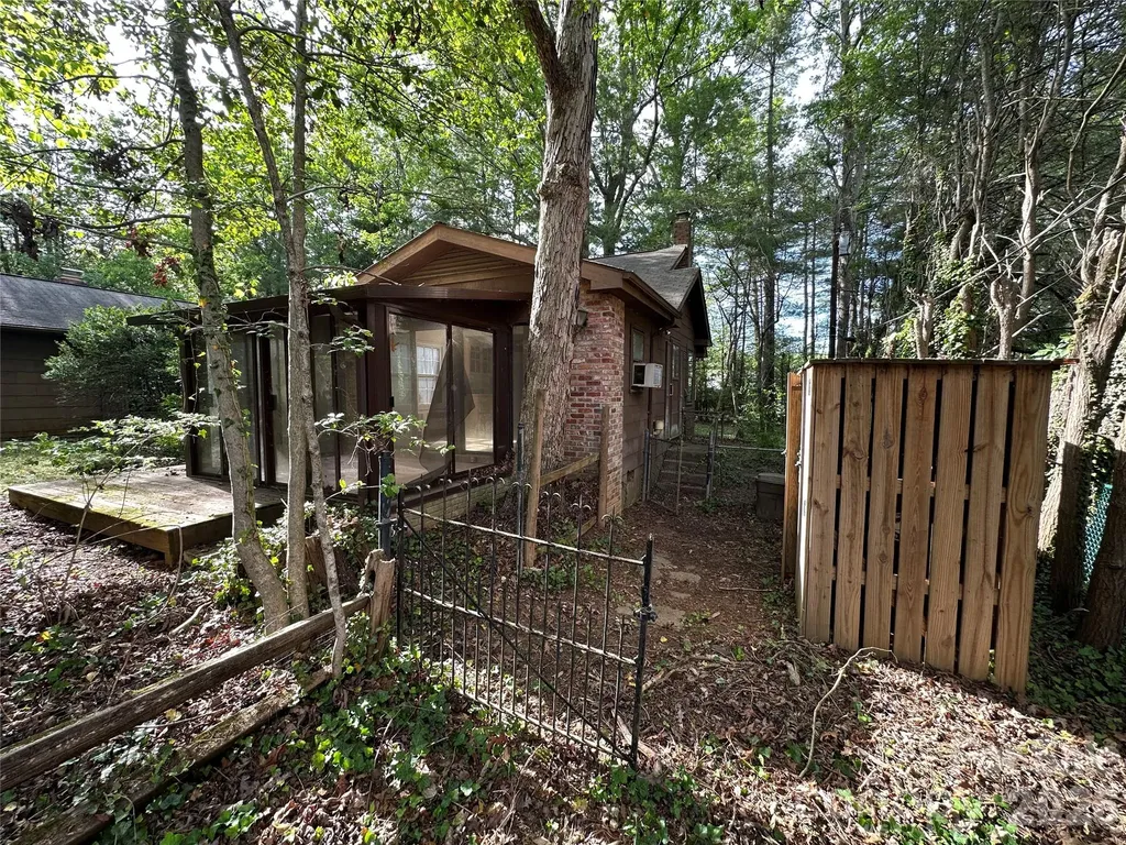 5 Lone Pine Road Asheville NC 28803