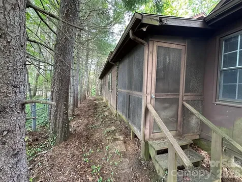 5 Lone Pine Road Asheville NC 28803