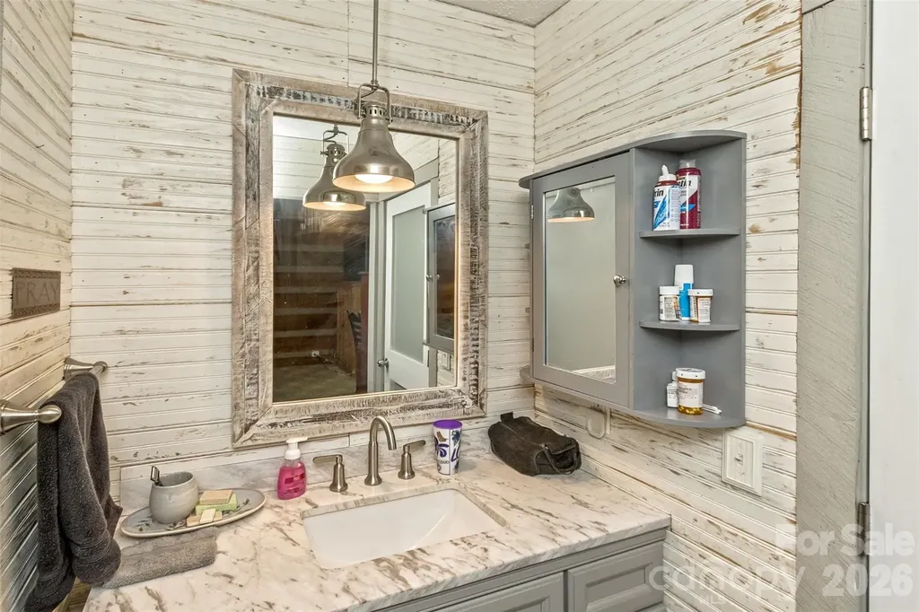 1059 Setzer Cove Road Maggie Valley NC 28751