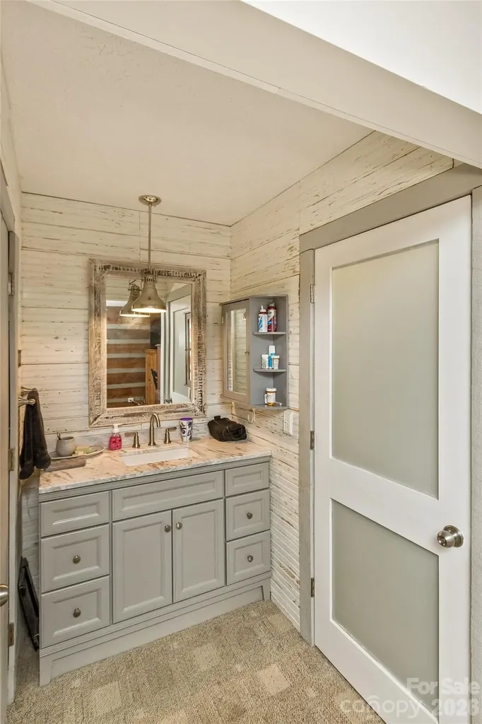 1059 Setzer Cove Road Maggie Valley NC 28751