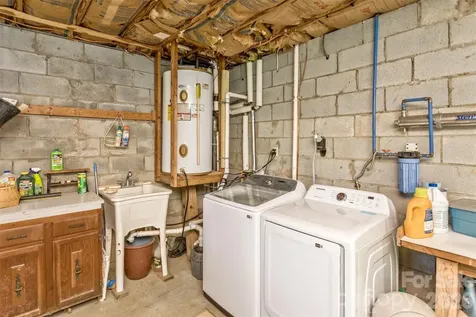 1059 Setzer Cove Road Maggie Valley NC 28751