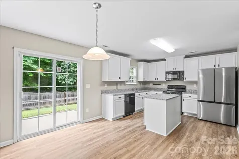 5229 Hawkins Meadow Court Charlotte NC 28213