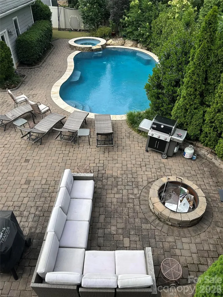 1805 Mecklenburg Avenue Charlotte NC 28205