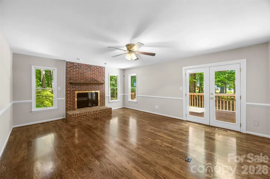 932 Alexandria Court Gastonia NC 28056