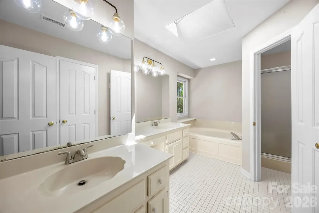 932 Alexandria Court Gastonia NC 28056