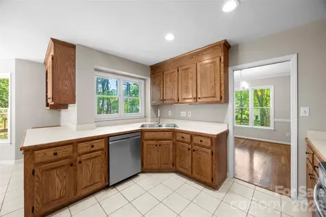 932 Alexandria Court Gastonia NC 28056