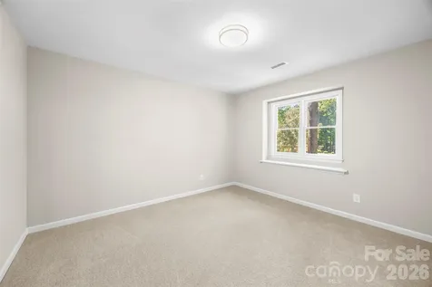 932 Alexandria Court Gastonia NC 28056