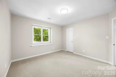 932 Alexandria Court Gastonia NC 28056