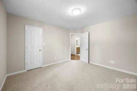932 Alexandria Court Gastonia NC 28056