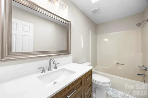 932 Alexandria Court Gastonia NC 28056