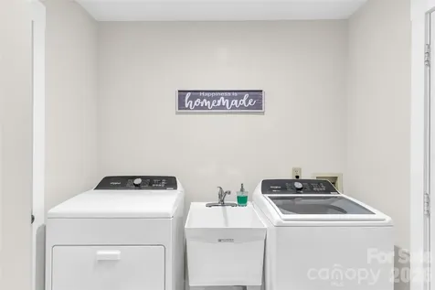 1021 Parkwood Drive NE Leland NC 28451