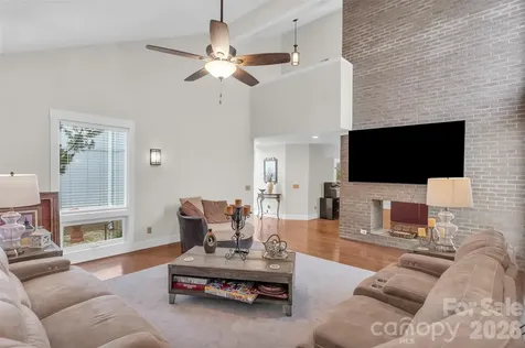 1021 Parkwood Drive NE Leland NC 28451