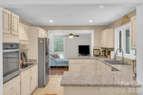 1021 Parkwood Drive NE Leland NC 28451