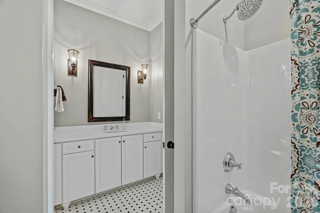 6808 Live Oaks Lane Waxhaw NC 28173