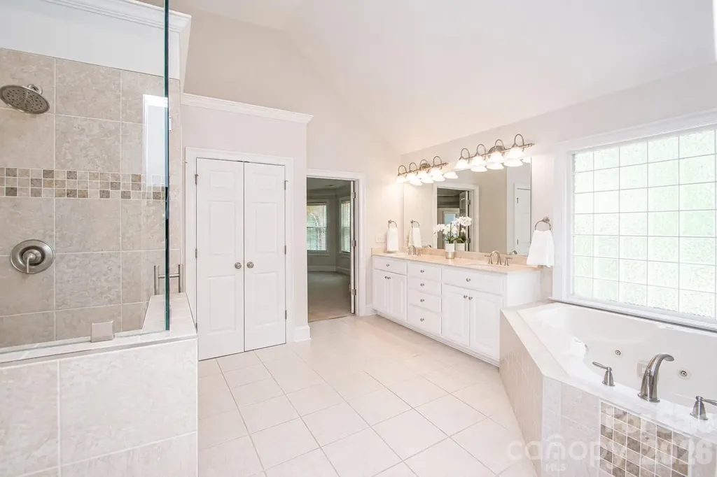 1015 Estate Lane Matthews NC 28104