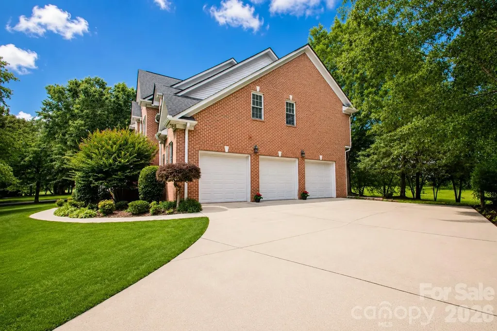 1015 Estate Lane Matthews NC 28104