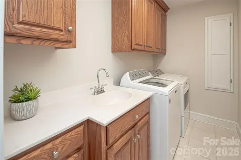 1015 Estate Lane Matthews NC 28104