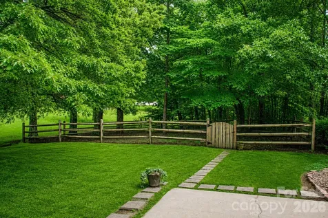 1015 Estate Lane Matthews NC 28104