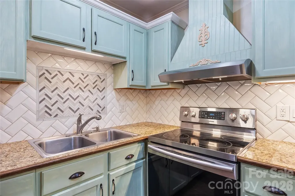 342 West Avenue Troutman NC 28166